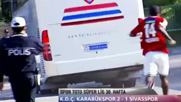 Son Dakika: EURO 2020de tarihi final öncesi İtalyada Emenike vakası Tesislerde unutuluyordu...