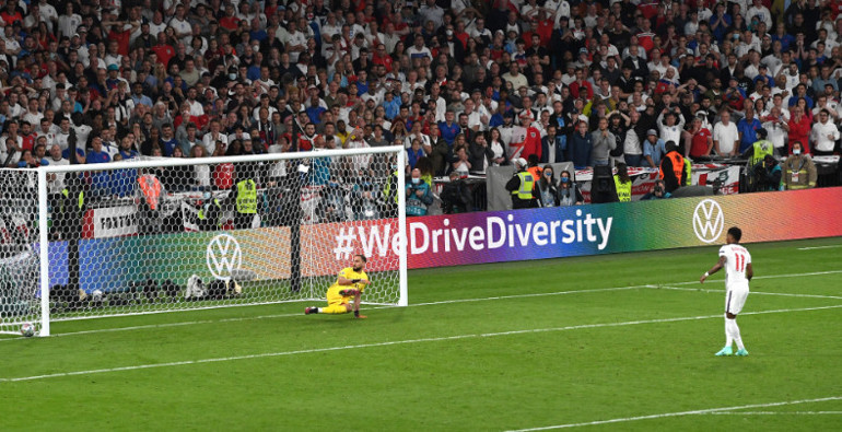 Son dakika haberi... EURO 2020deki tarihi final sonrası 25 yıllık gerçek ortaya çıktı Penaltıyı kaçırdığın için hapse girdim