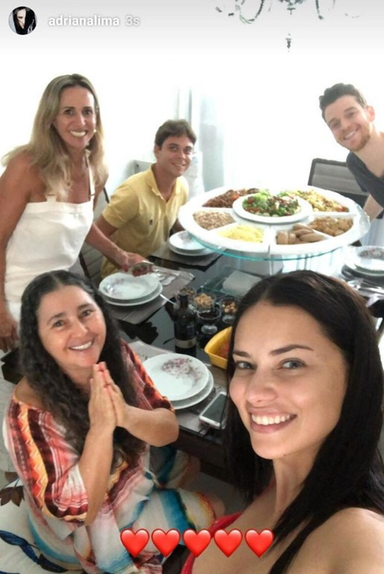 Oyuncu Hilal Altınbilek ve Metin Hara aşk yaşıyor Adriana Lima detayı...