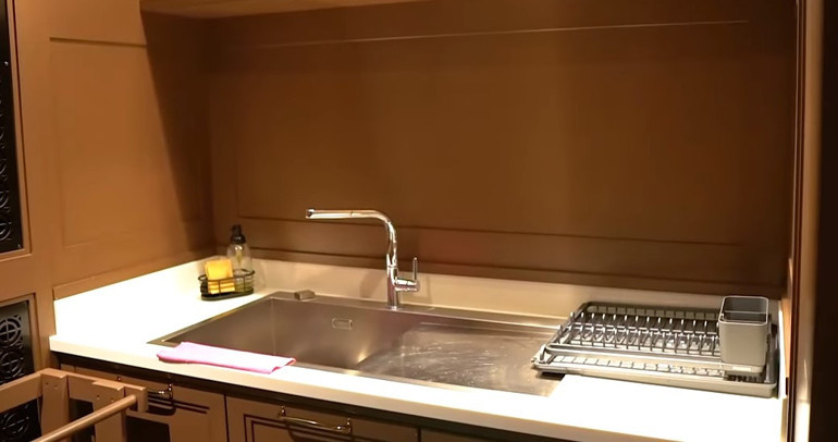 Arda Turan’ın eşi Aslıhan Doğan Turan evinin kapılarını açtı