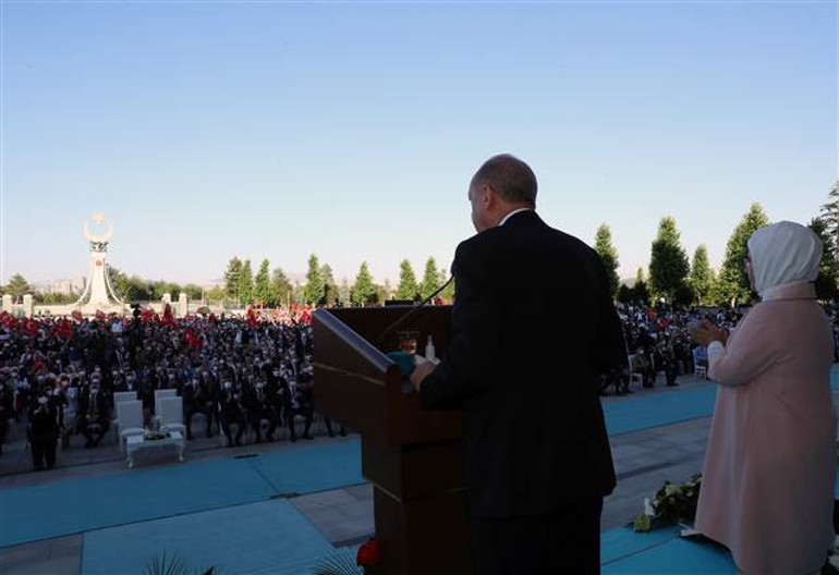 Son dakika haberi: Cumhurbaşkanı Erdoğandan 15 Temmuz töreninde net mesaj: Darbeciler karşımıza dikilseydi...