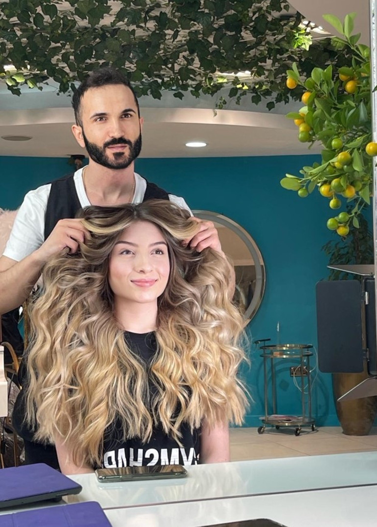 Hairbysam’ markasının Sahibi Samet Zili: Yaz aylarında karamel tonlar ön planda