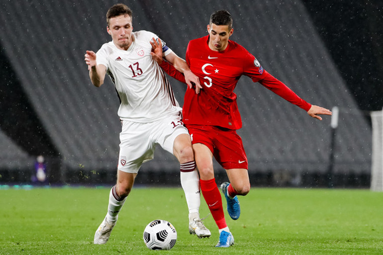 Son Dakika: Bayern Münih, milli futbolcu Mert Müldürün peşinde - Transfer haberleri