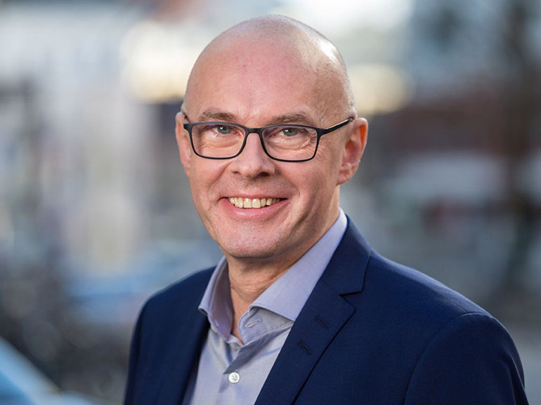 Mehmet Kaymakcı anısına anıt heykel