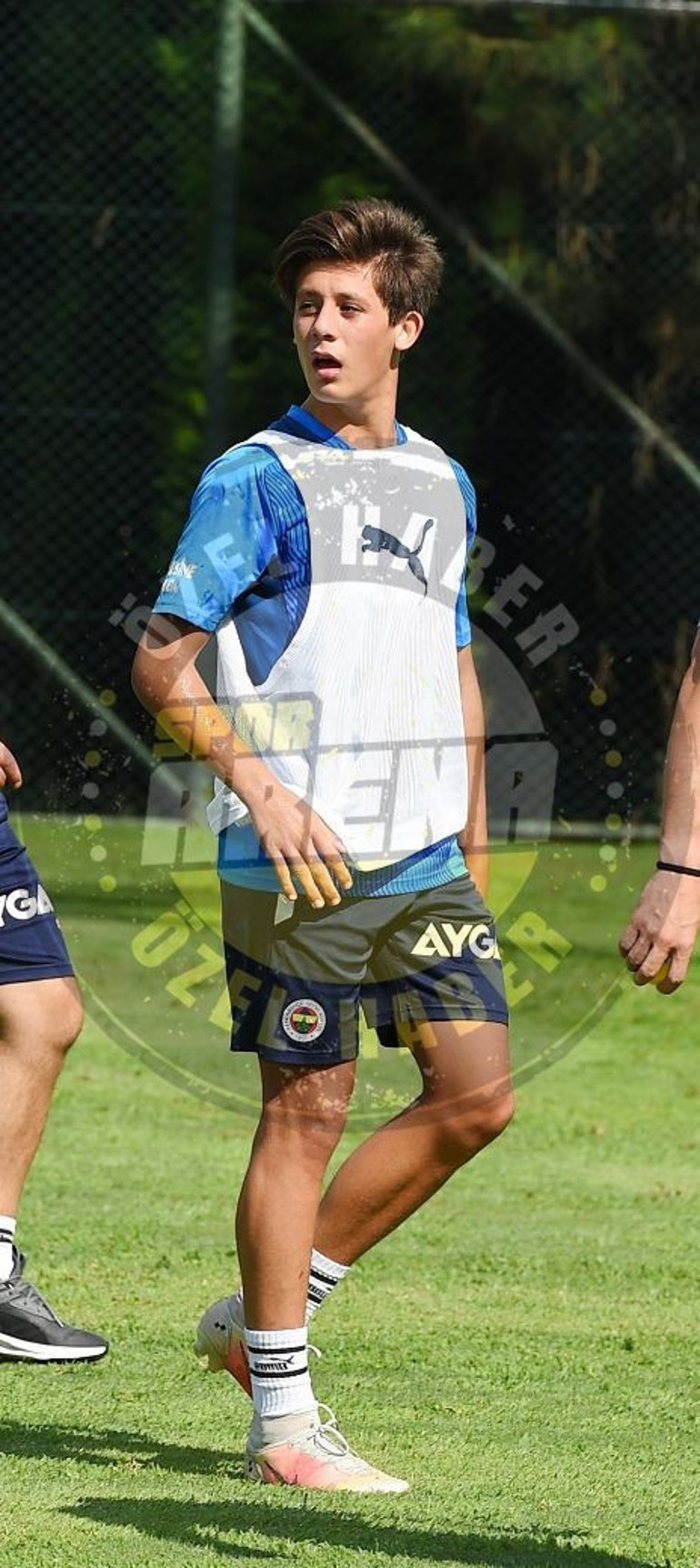Son Dakika: Fenerbahçede 9 ismin bileti kesildi Kendinize kulüp bulun...