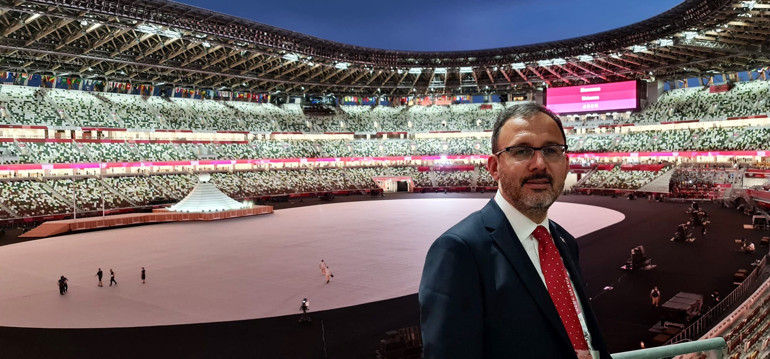 Son dakika: 2020 Tokyo Olimpiyat Oyunları resmen başladı Meşaleyi yakan sürpriz isim...