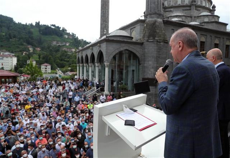 Son dakika... Cumhurbaşkanı Erdoğan sel bölgesinde... Toplam 550 konut inşa edeceğiz