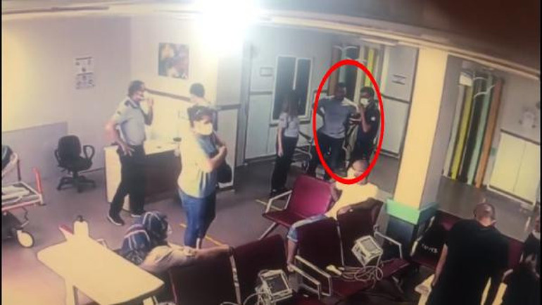 Yardım istedi, polisin tabancasını kaptı Anbean kamerada