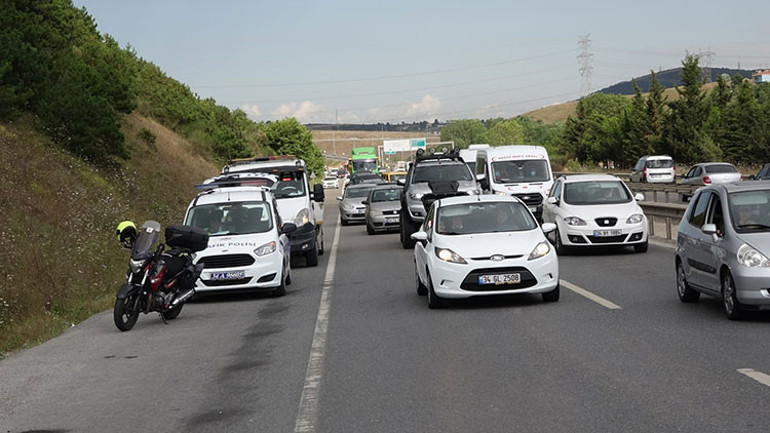 Şile yolunda trafik kazası: Seferber olup yaralı aradılar