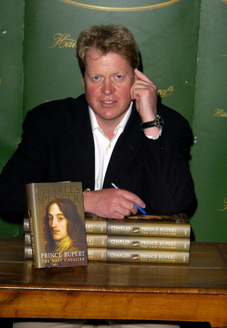 Prenses Diananın yeğeni Kitty Spencer, babası Charles Spencerdan 5 yaş büyük milyarderle evlendi: Kızının düğününe bile gitmedi