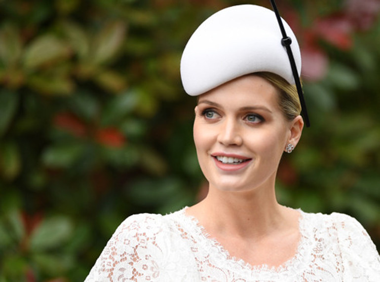 Prenses Diananın yeğeni Kitty Spencer, babası Charles Spencerdan 5 yaş büyük milyarderle evlendi: Kızının düğününe bile gitmedi