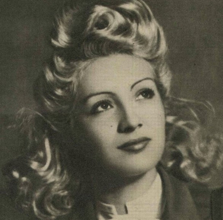 Kanadı Kırık Bir Kuş Misali Cahide Sonku adlı oyunda duygusal anlar