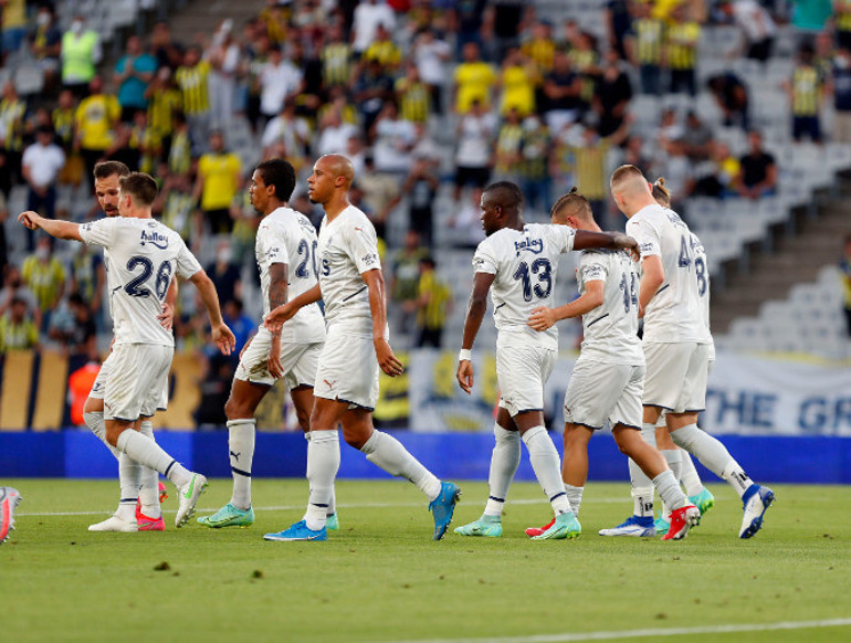 Son Dakika: UEFA resmen duyurdu Avrupada F.Bahçe-G.Saray derbisi, tarihi ihtimal...