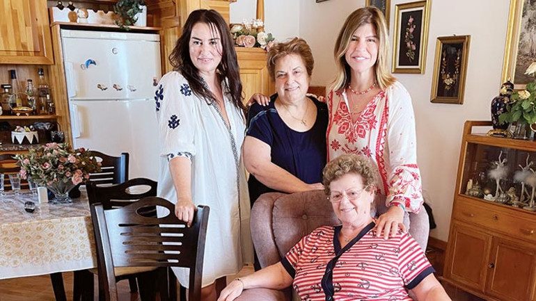 Bir ada masalı: Gelincik şerbeti ve orijinal bademli kurabiye