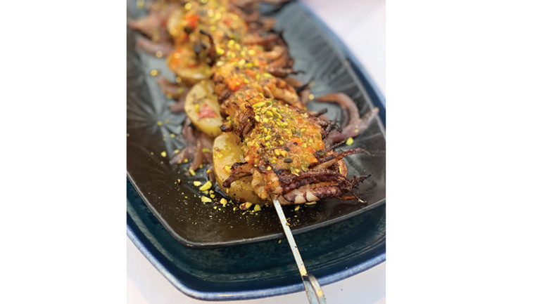 Bir ada masalı: Gelincik şerbeti ve orijinal bademli kurabiye