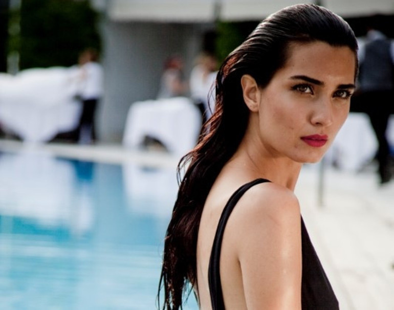 Tuba Büyüküstün Rusya’nın reklam  yüzü