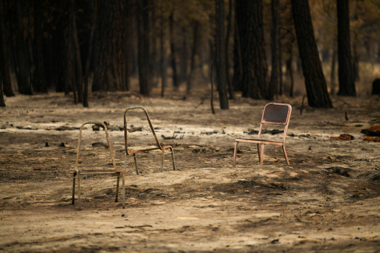Atom bombası gibi görünüyordu... ABDde itfaiyeci kendi evini kurtaramadı