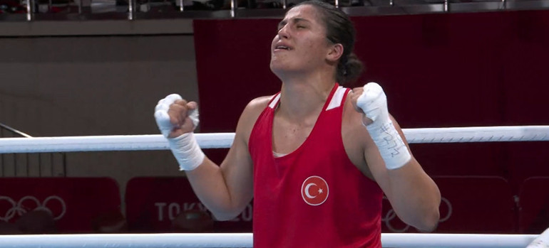 Son Dakika: Tokyo 2020de Busenaz Sürmeneliden altın, Buse Naz Çakıroğlundan gümüş madalya Kadınlar boksta tarih yazdılar...