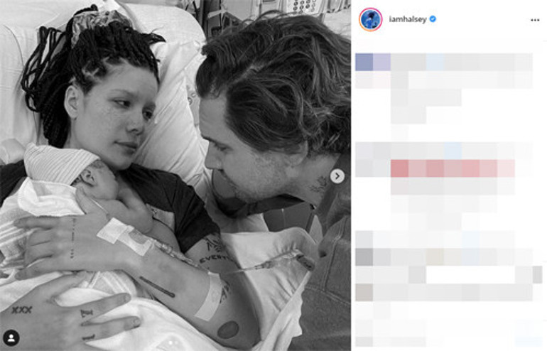 Halsey, Türkçeyi ilerletti: Tombalak bebe