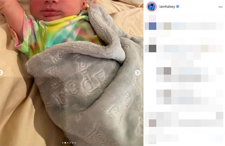 Halsey, Türkçeyi ilerletti: Tombalak bebe