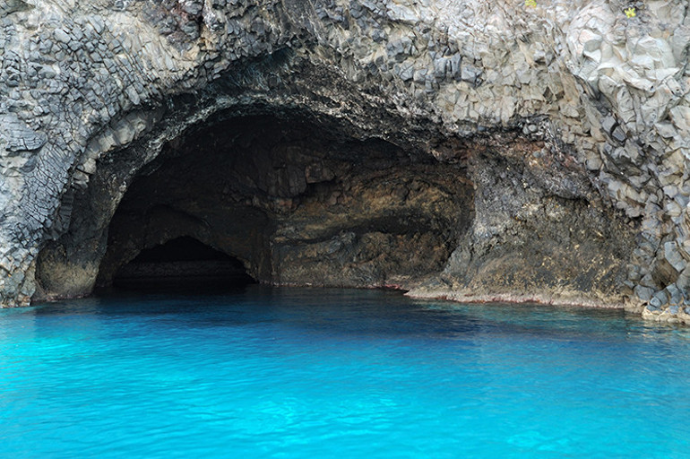 Bekarlar eş bulmak, evliler çocuk sahibi olmak için geliyor