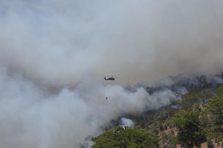 Son dakika: Muğlanın Köyceğiz ilçesindeki yangına müdahale sürüyor Bodrumda çıkan yangına müdahale ediliyor... İşte son durum...