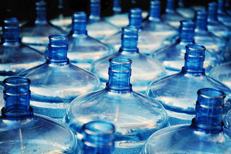 Pet ya da cam şişe, damacana ya da musluk suyu... Güvenli su meselesini uzmanlara sorduk