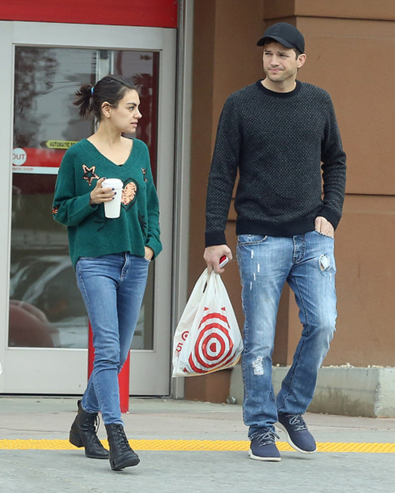 Mila Kunis ve Ashton Kutcher şimdi de duş videosu paylaştı