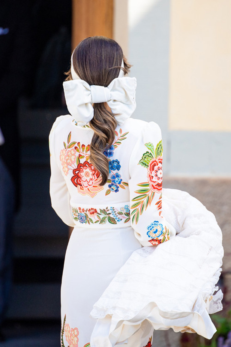 Prens Carl Philip ile Prenses Sofianın üçüncü oğulları Julian vaftiz edildi