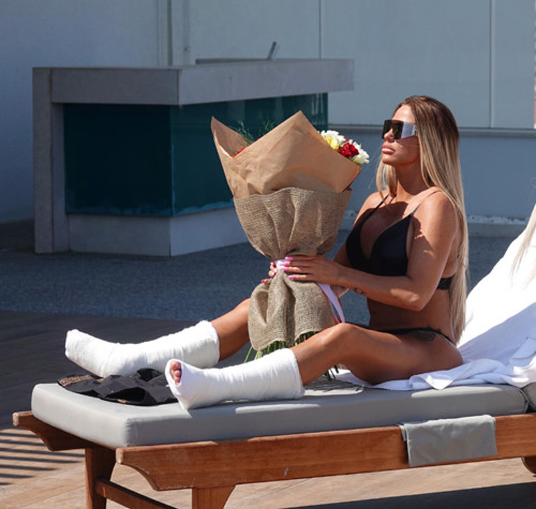 Katie Price bağımlılığını kazanç kapısı yaptı: Parayı veren sansürsüz izleyecek