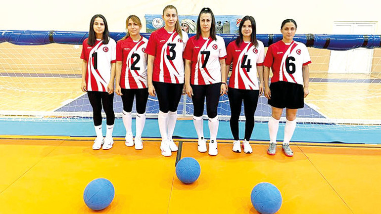 ‘Başarabilirsiniz, yeter ki başınızı kaldırıp ileri bakın’