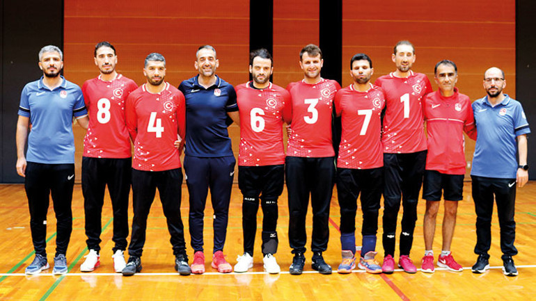 ‘Başarabilirsiniz, yeter ki başınızı kaldırıp ileri bakın’