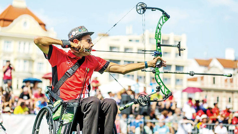 ‘Başarabilirsiniz, yeter ki başınızı kaldırıp ileri bakın’
