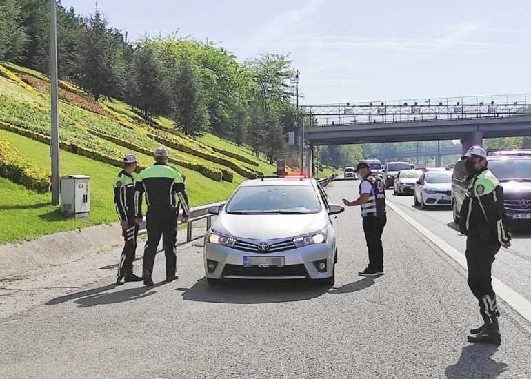 ‘Benim kim olduğumu biliyor musun’ devri bitmiyor