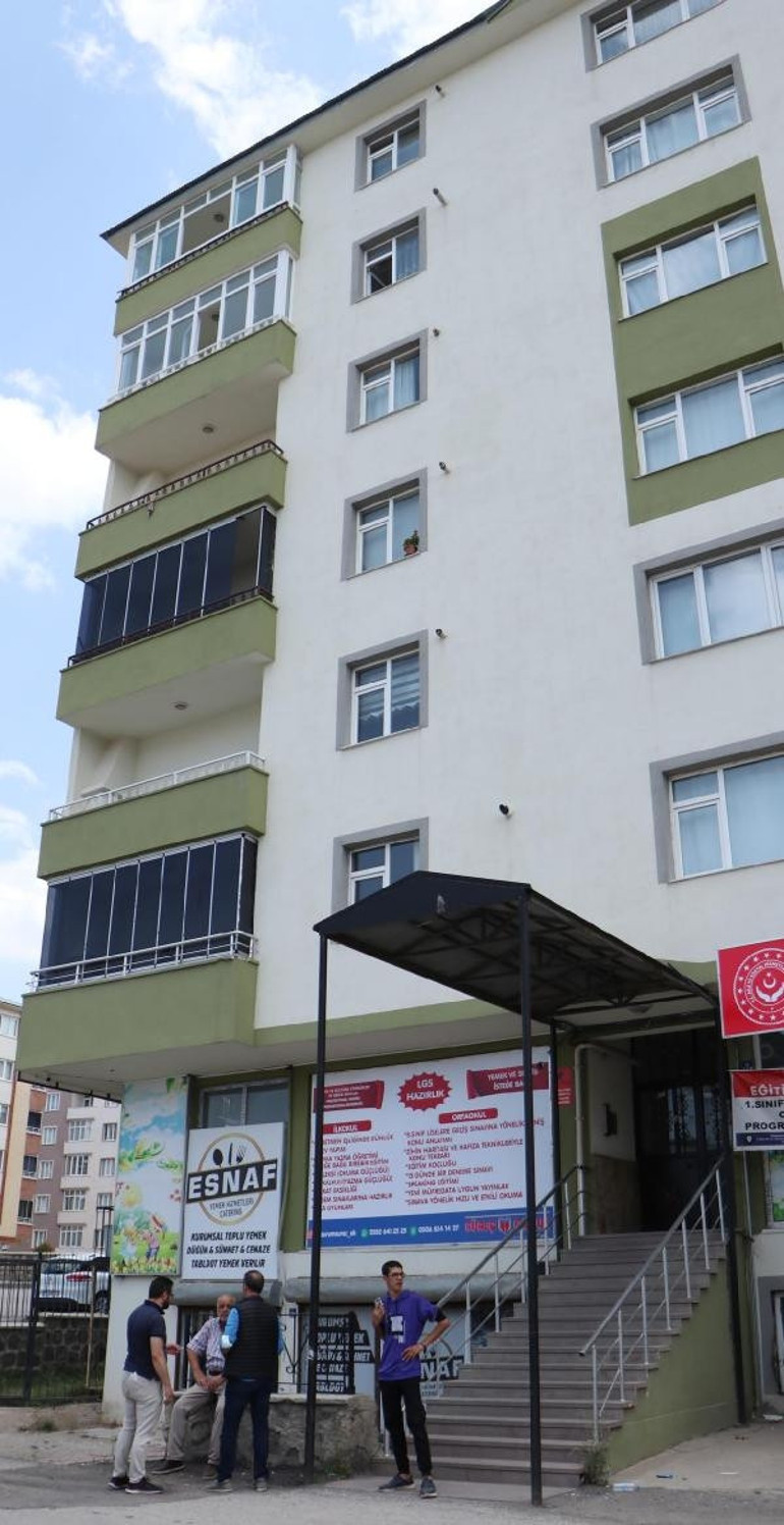 Emekli öğretmenin feci ölümü... Çilingiri beklemedi, 3üncü kattan düştü