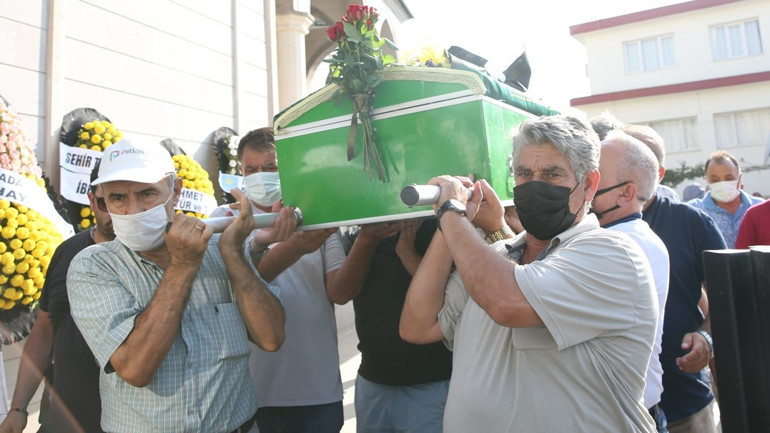 Usta oyuncu Metin Çekmez son yolculuğuna uğurlandı