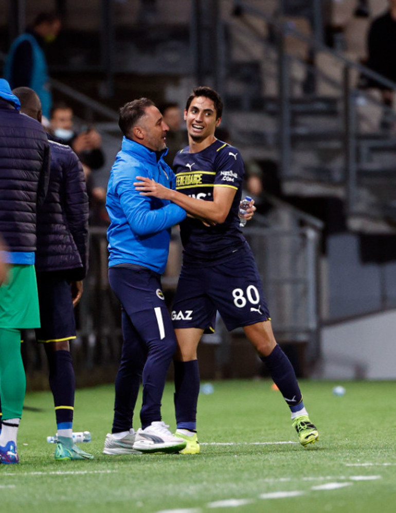 Son Dakika: Fenerbahçe ve Galatasaraydan Türk futboluna gençlik aşısı Çarpıcı transfer çalımı...