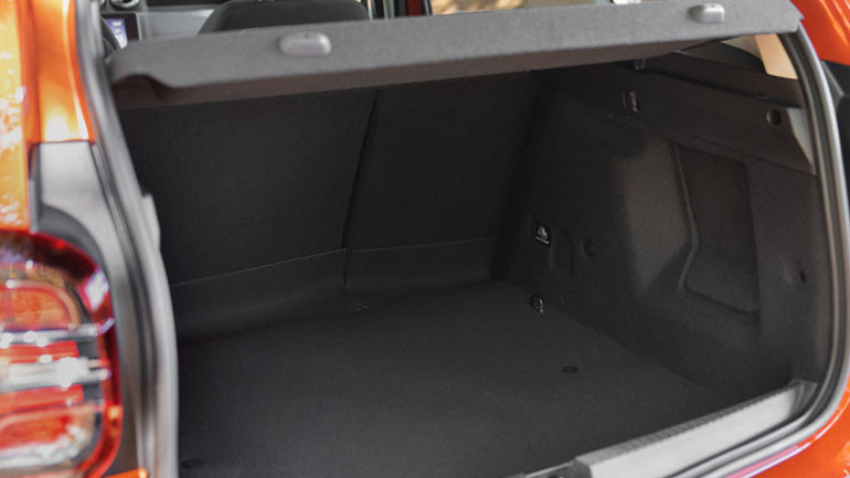 Bir depoya 1235 kilometre Dacia Duster yenilendi…
