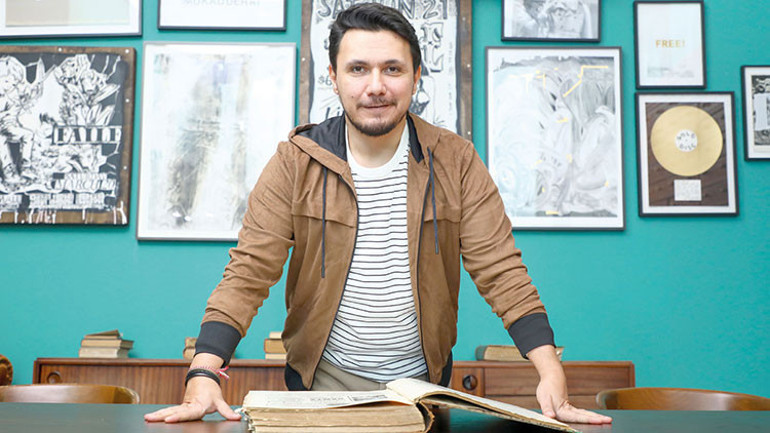 ‘Aradan sekiz sene değil de sekiz hafta geçmiş gibiydi’ ‘Leyla ile Mecnun’ başlıyor