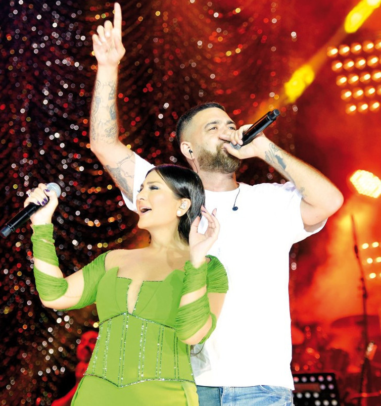 Mahmut Kırmızıgül ileTara De Vries, Sibel Can konserinde ilk kez görüntülendi