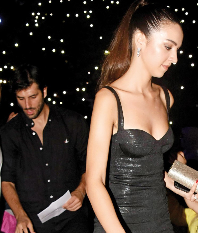 Mahmut Kırmızıgül ileTara De Vries, Sibel Can konserinde ilk kez görüntülendi