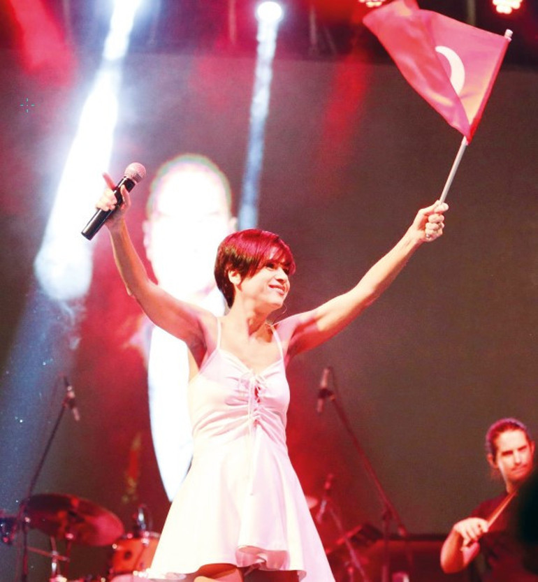 Alişan ve Tan Taşçıdan duygusal düet