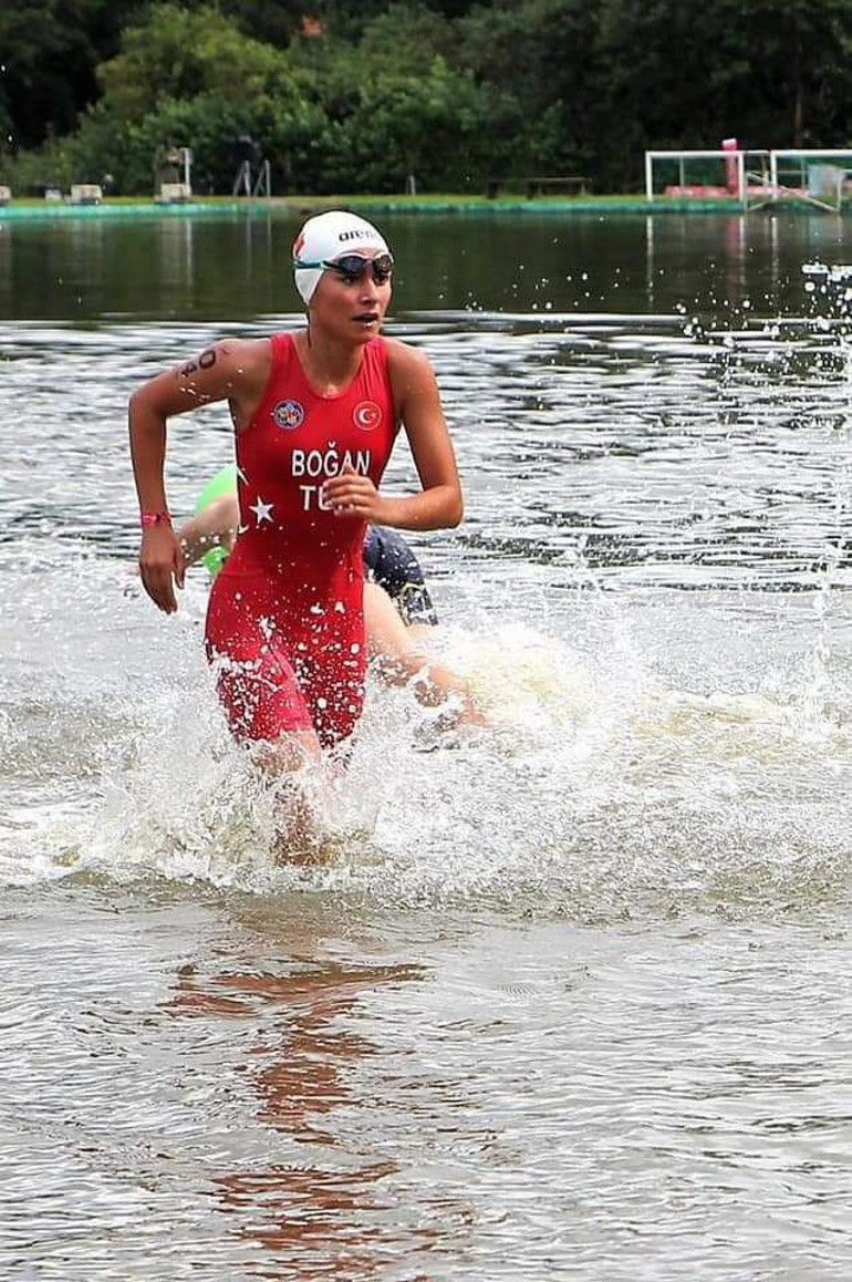 3’ü altın 10 madalyayla döndüler
