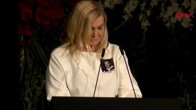 Derya Şensoydan babası Ferhan Şensoya veda: Güle güle aklım, ışığım, kalbim babam