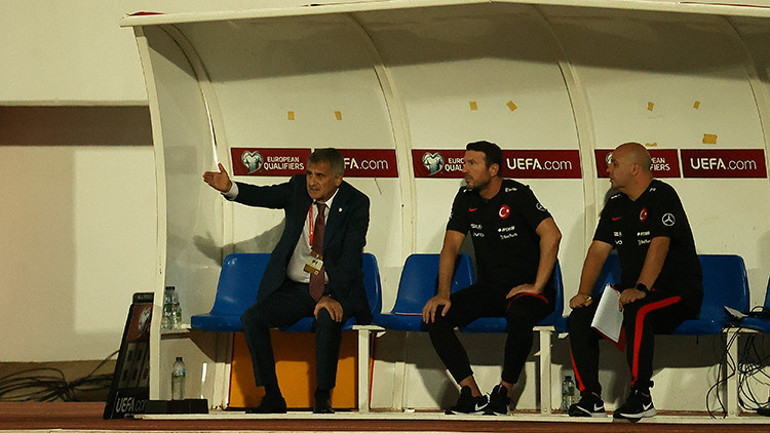 Son Dakika Haberi... Cebelitarık-Türkiye maçında tarihe geçti Şenol Güneş çok sinirlendi, sesi televizyondan duyuldu