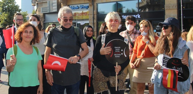 Hayat Bilgisi’nin Barbie Gamzesi: ‘İşimi Almanya’ya taşıdım’