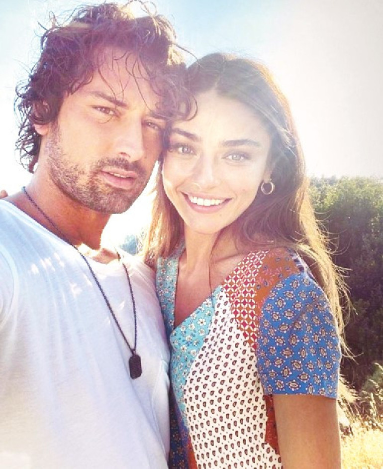 Aşk bacayı sarmış Alp Navruz ve Ayça Ayşin Turan’ın set aşkı gerçek oldu...