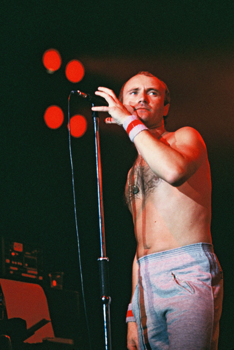 Ünlü müzisyen Phil Collins hayranlarını çok üzdü: Ellerim tutmaz oldu
