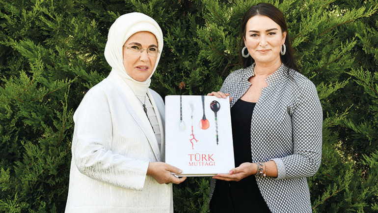 Emine Erdoğan Türk mutfağı kitabını ve aile mutfağını anlattı: Nisan yağmurundan yoğurt mayalıyorum