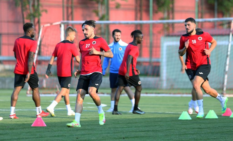 Derbi ateşi ligde yanacak